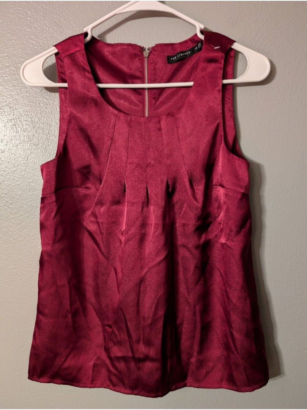 The Limited XS Burgundy Sleeveless Pleated Blouse Top Exposed Back Zipper